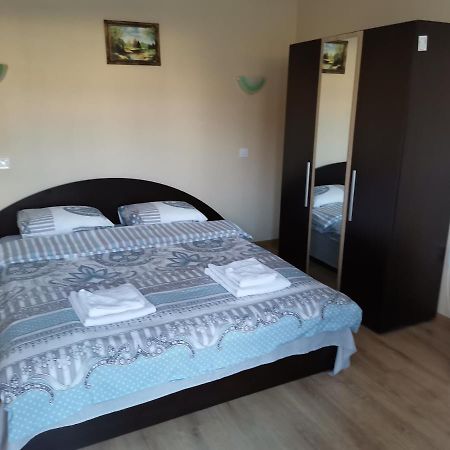 Guest Rooms Mihaylovi Pavel Banja Kültér fotó