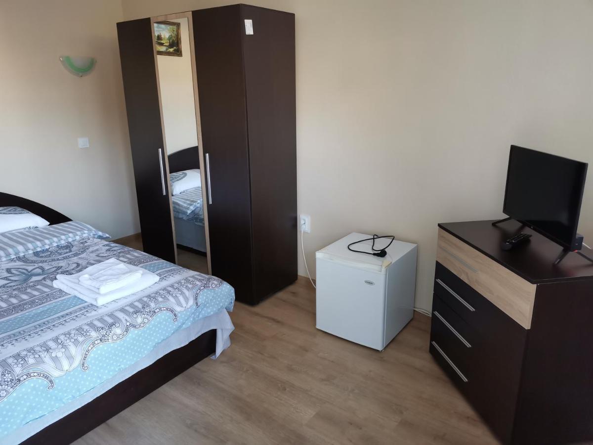 Guest Rooms Mihaylovi Pavel Banja Kültér fotó