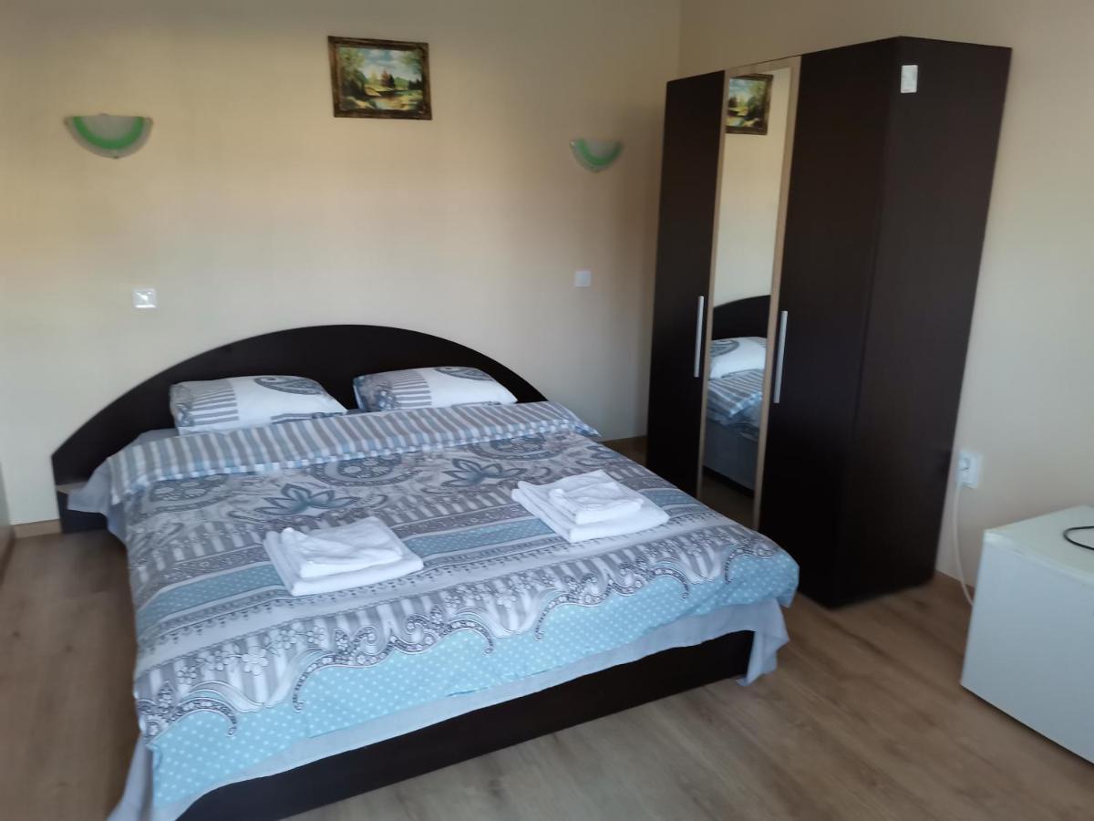 Guest Rooms Mihaylovi Pavel Banja Kültér fotó